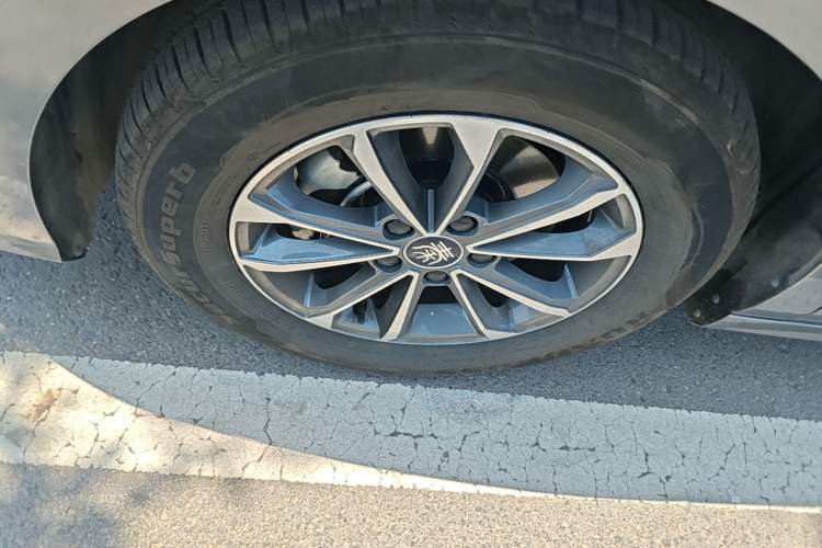 Used BYD Qin PLUS 2024 HONOR Edition DM-i 55KM Leading Model Left Front Wheel Hub