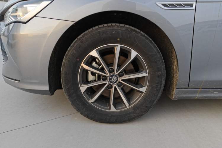 Used BYD Qin PLUS 2024 HONOR Edition DM-i 55KM Leading Model Left Front Wheel Hub
