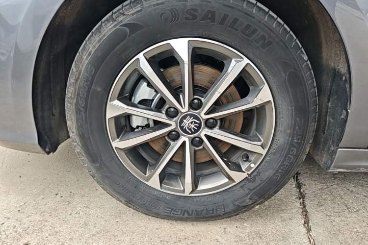 Used BYD Qin PLUS 2024 HONOR Edition DM-i 55KM Leading Model Left Front Wheel Hub