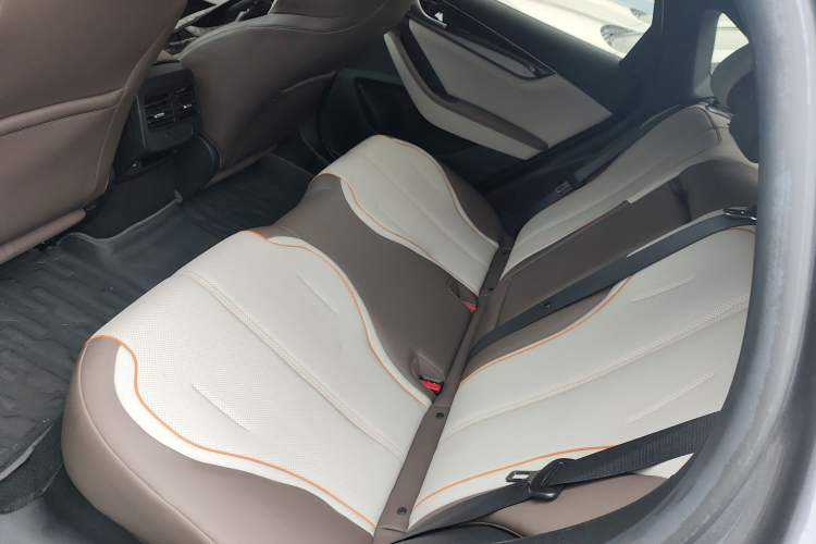 Used BYD Qin PLUS 2024 HONOR Edition DM-i 120KM Excellence Model Left Rear Seat