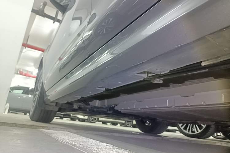 Used BYD Qin PLUS 2024 HONOR Edition DM-i 55KM Leading Model Left Side Sill