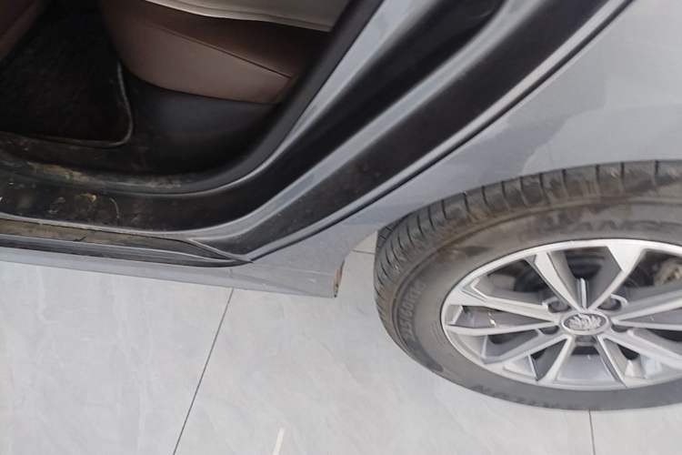 Used BYD Qin PLUS 2024 HONOR Edition DM-i 55KM Leading Model Left Side Sill