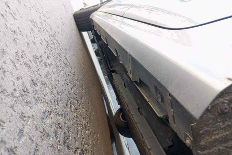 Used BYD Qin PLUS 2024 HONOR Edition DM-i 55KM Leading Model Left Side Sill