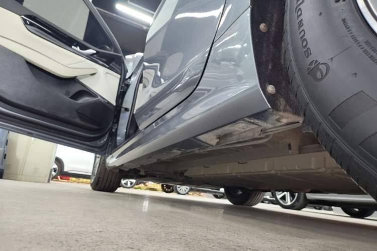 Used BYD Qin PLUS 2024 HONOR Edition DM-i 55KM Leading Model Left Side Sill