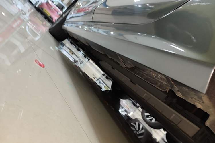 Used BYD Qin PLUS 2024 HONOR Edition DM-i 55KM Leading Model Left Side Sill