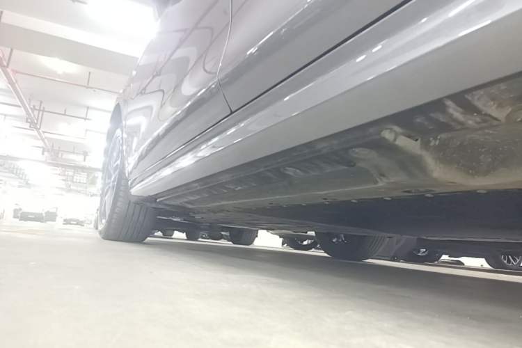 Used BYD Qin PLUS 2024 Honor Edition EV 420KM Leading Model Left Side Sill