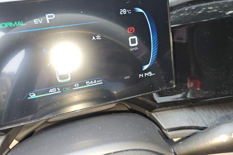 Used BYD Qin PLUS 2024 HONOR Edition DM-i 55KM Leading Model Odometer Close Up
