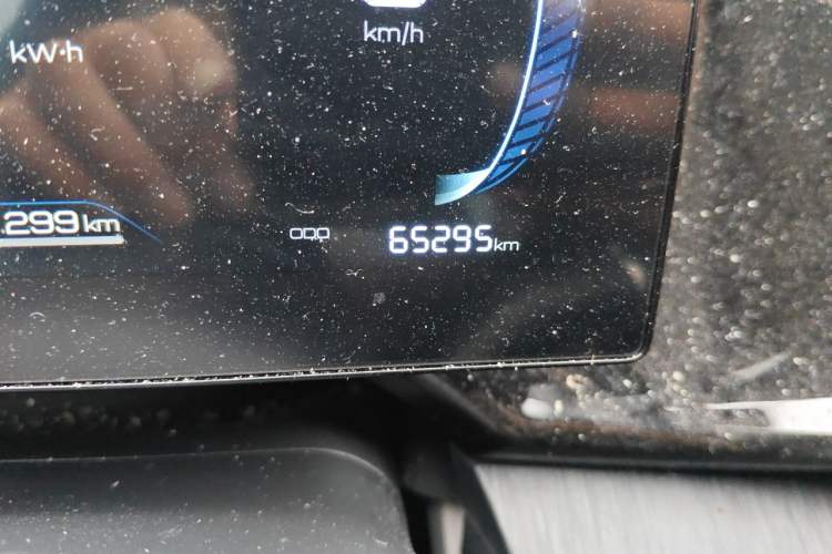 Used BYD Qin PLUS 2024 HONOR Edition DM-i 55KM Leading Model Odometer Close Up