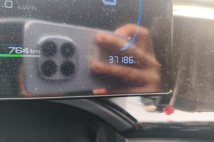 Used BYD Qin PLUS 2024 HONOR Edition DM-i 55KM Leading Model Odometer Close Up