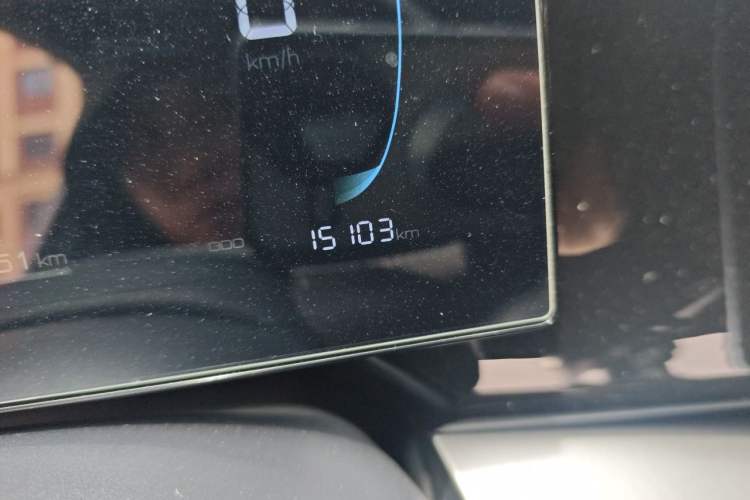 Used BYD Qin PLUS 2024 HONOR Edition DM-i 120KM Leading Model Odometer Close Up