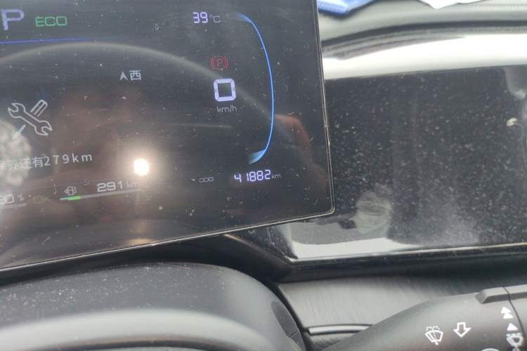 Used BYD Qin PLUS 2024 HONOR Edition DM-i 55KM Leading Model Odometer Close Up