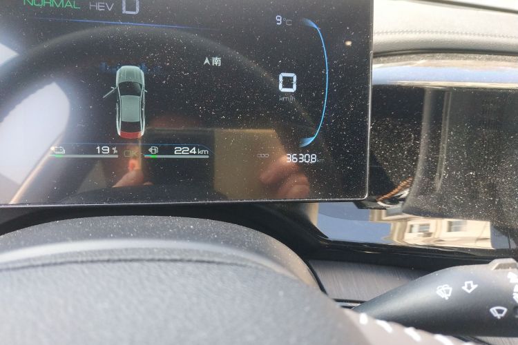 Used BYD Qin PLUS 2024 HONOR Edition DM-i 55KM Leading Model Odometer Close Up