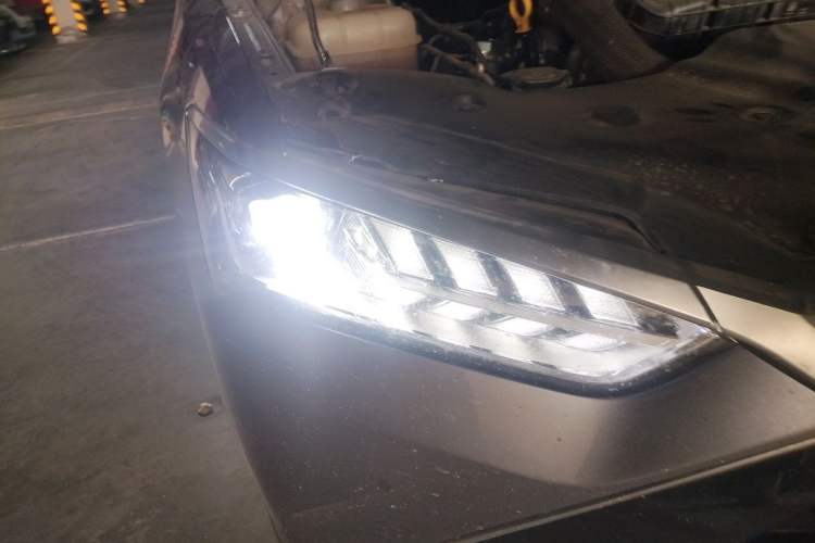 Used BYD Qin PLUS 2024 HONOR Edition DM-i 55KM Leading Model Right Front Headlight