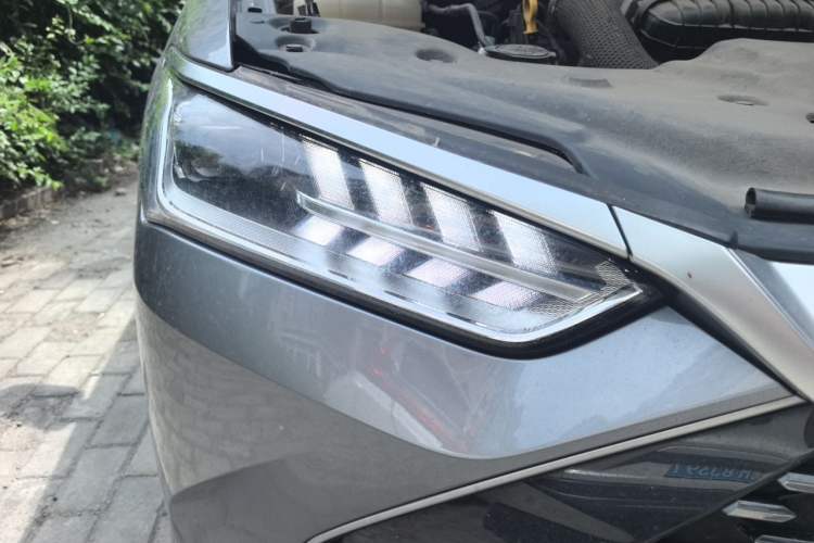 Used BYD Qin PLUS 2024 HONOR Edition DM-i 55KM Leading Model Right Front Headlight