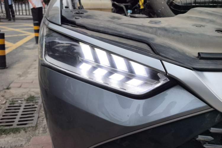 Used BYD Qin PLUS 2024 HONOR Edition DM-i 55KM Leading Model Right Front Headlight