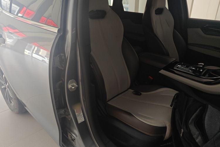 Used BYD Qin PLUS 2024 HONOR Edition DM-i 55KM Leading Model Right Front Seat