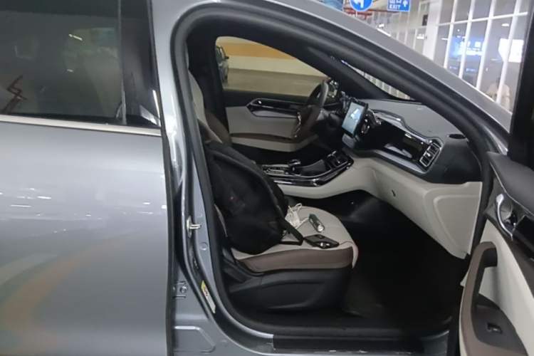 Used BYD Qin PLUS 2024 Honor Edition EV 420KM Leading Model Right Front Seat