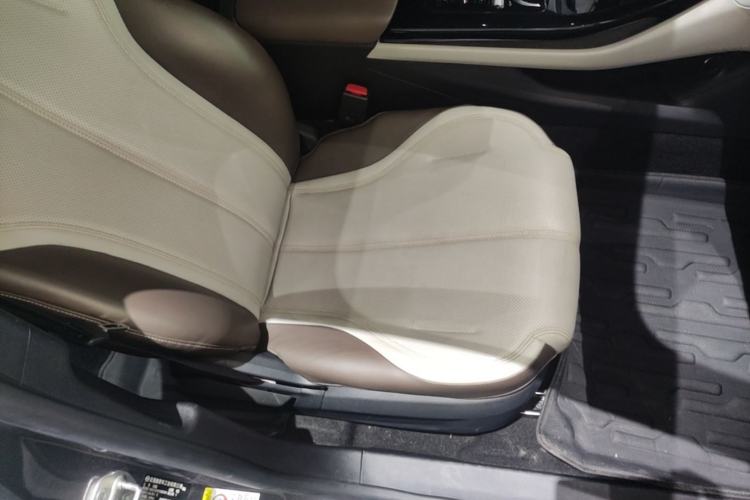 Used BYD Qin PLUS 2024 HONOR Edition DM-i 55KM Leading Model Right Front Seat