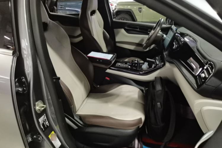 Used BYD Qin PLUS 2024 HONOR Edition DM-i 55KM Leading Model Right Front Seat