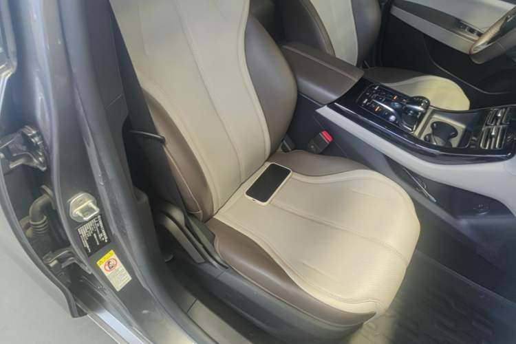 Used BYD Qin PLUS 2024 HONOR Edition DM-i 55KM Leading Model Right Front Seat