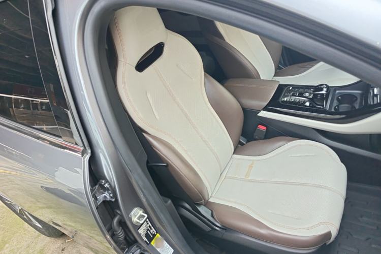 Used BYD Qin PLUS 2024 HONOR Edition DM-i 55KM Leading Model Right Front Seat