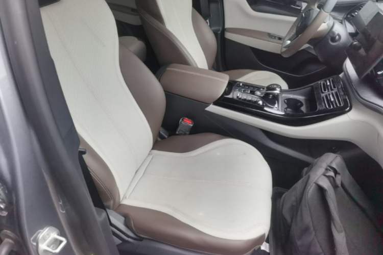 Used BYD Qin PLUS 2024 HONOR Edition DM-i 55KM Leading Model Right Front Seat
