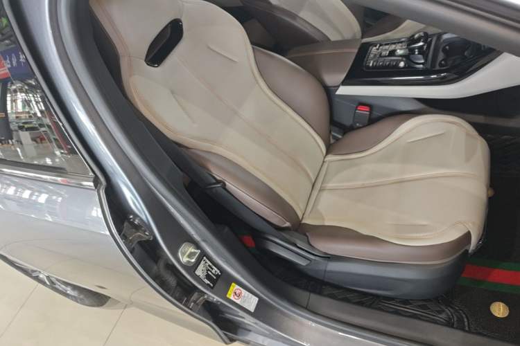 Used BYD Qin PLUS 2024 HONOR Edition DM-i 55KM Leading Model Right Front Seat
