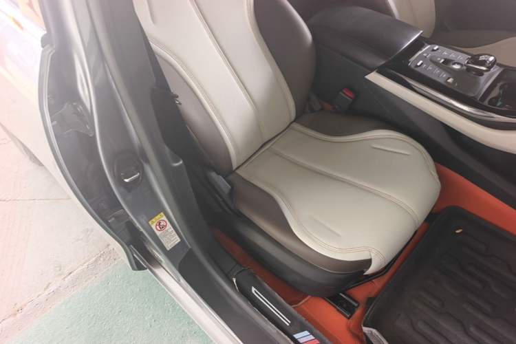 Used BYD Qin PLUS 2024 HONOR Edition DM-i 55KM Leading Model Right Front Seat