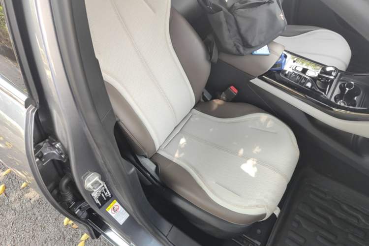 Used BYD Qin PLUS 2024 HONOR Edition DM-i 55KM Leading Model Right Front Seat