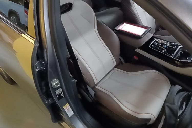 Used BYD Qin PLUS 2024 Honor Edition EV 420KM Leading Model Right Front Seat