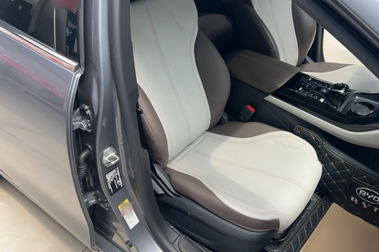 Used BYD Qin PLUS 2024 HONOR Edition DM-i 55KM Leading Model Right Front Seat