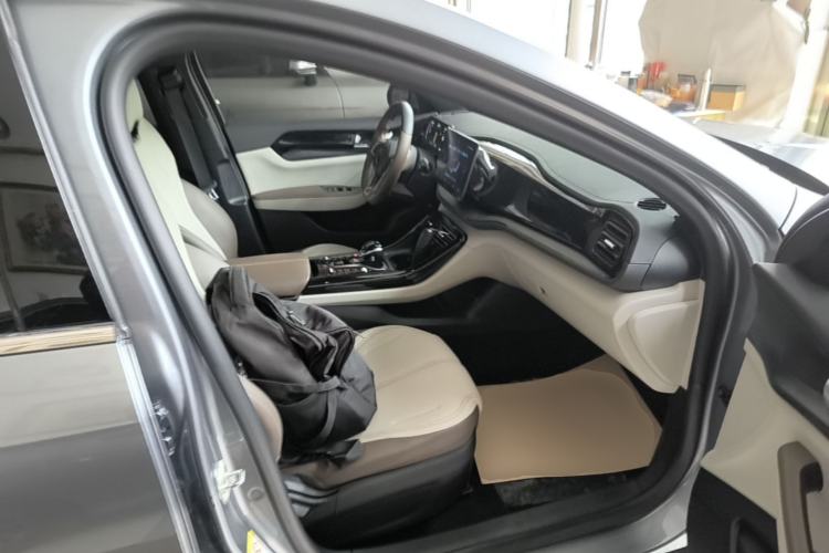 Used BYD Qin PLUS 2024 HONOR Edition DM-i 55KM Leading Model Right Front Seat