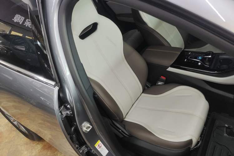 Used BYD Qin PLUS 2024 HONOR Edition DM-i 55KM Leading Model Right Front Seat