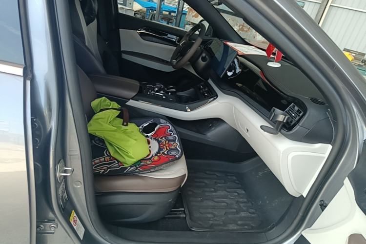 Used BYD Qin PLUS 2024 HONOR Edition DM-i 55KM Leading Model Right Front Seat