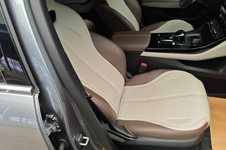 Used BYD Qin PLUS 2024 HONOR Edition DM-i 55KM Leading Model Right Front Seat