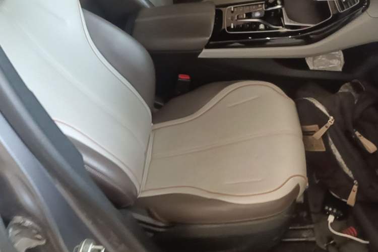 Used BYD Qin PLUS 2024 Honor Edition EV 510KM Leading Model Right Front Seat