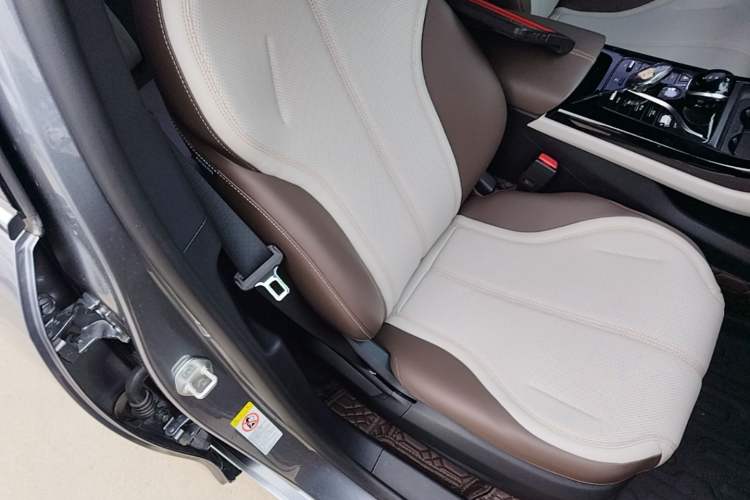 Used BYD Qin PLUS 2024 HONOR Edition DM-i 55KM Leading Model Right Front Seat