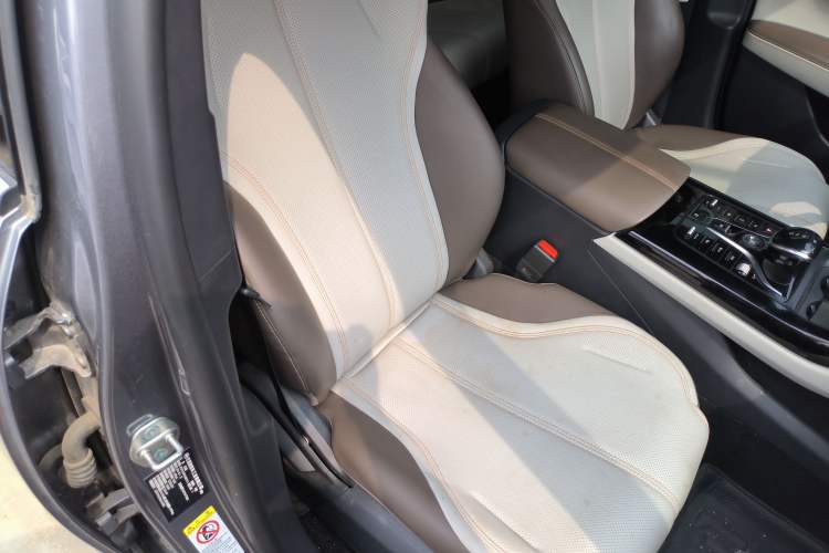 Used BYD Qin PLUS 2024 HONOR Edition DM-i 55KM Leading Model Right Front Seat