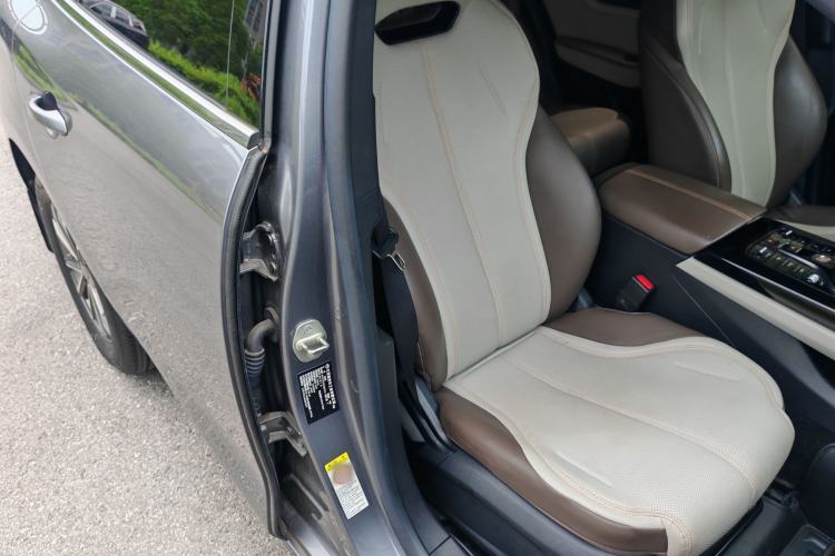 Used BYD Qin PLUS 2024 HONOR Edition DM-i 55KM Leading Model Right Front Seat