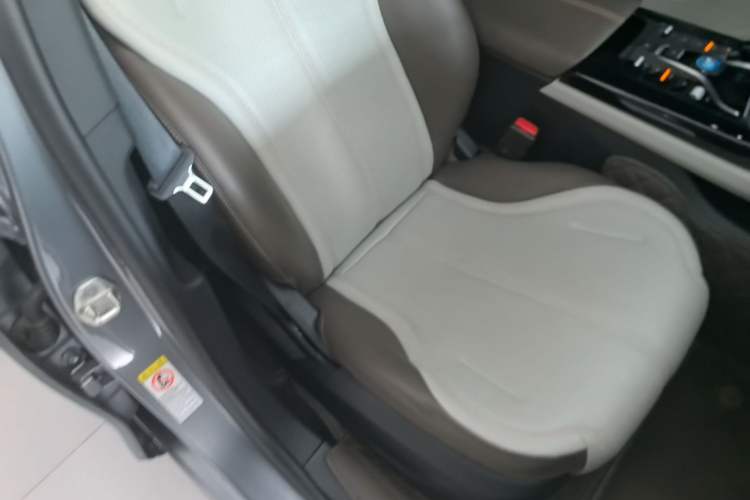 Used BYD Qin PLUS 2024 HONOR Edition DM-i 55KM Leading Model Right Front Seat