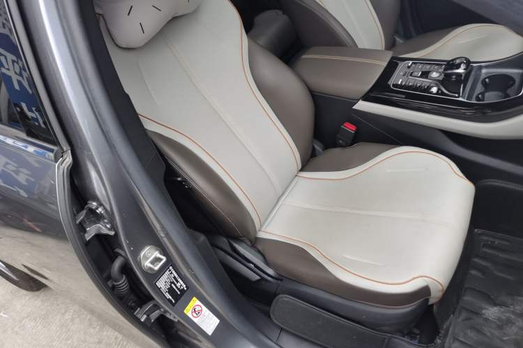 Used BYD Qin PLUS 2024 HONOR Edition DM-i 55KM Beyond Model Right Front Seat