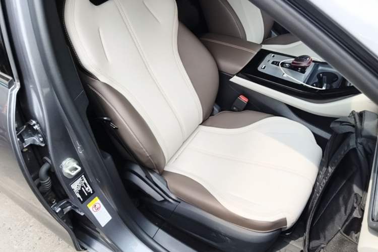 Used BYD Qin PLUS 2024 HONOR Edition DM-i 55KM Leading Model Right Front Seat