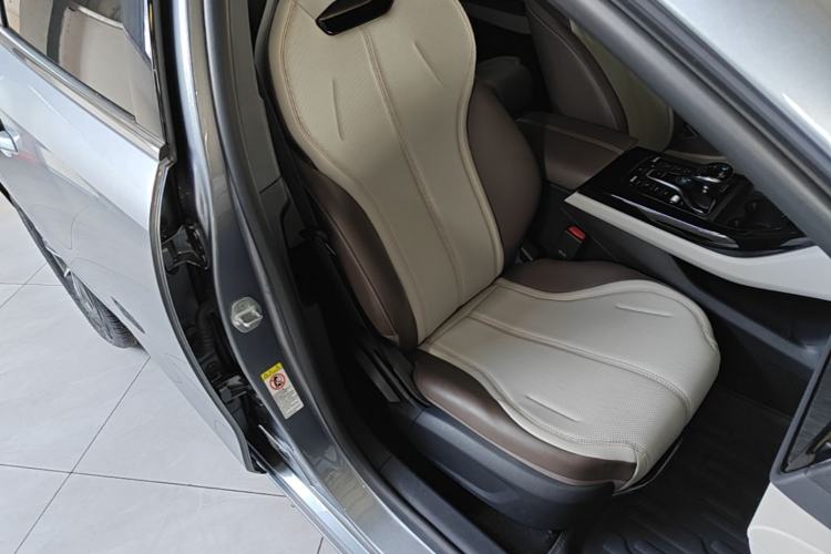 Used BYD Qin PLUS 2024 HONOR Edition DM-i 55KM Leading Model Right Front Seat