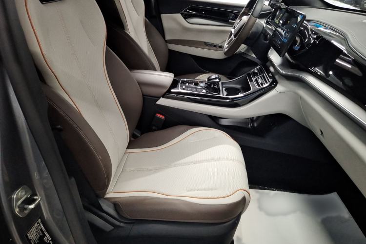 Used BYD Qin PLUS 2024 Honor Edition EV 510KM Leading Model Right Front Seat