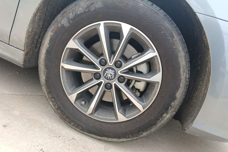 Used BYD Qin PLUS 2024 HONOR Edition DM-i 55KM Leading Model Right Front Wheel Hub