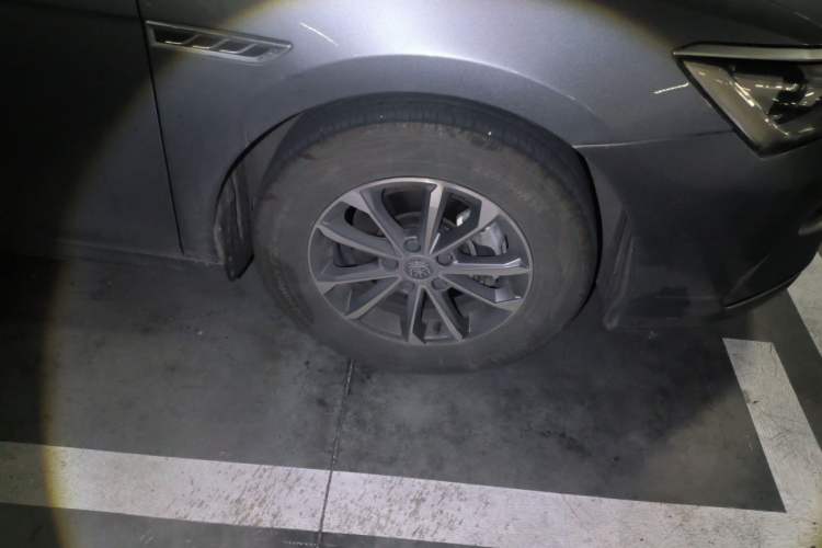 Used BYD Qin PLUS 2024 HONOR Edition DM-i 55KM Leading Model Right Front Wheel Hub