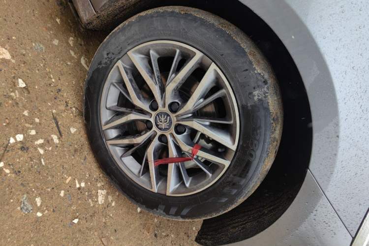 Used BYD Qin PLUS 2024 Honor Edition EV 510KM Leading Model Right Front Wheel Hub