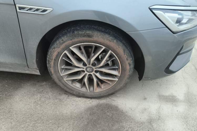 Used BYD Qin PLUS 2024 Honor Edition EV 420KM Leading Model Right Front Wheel Hub