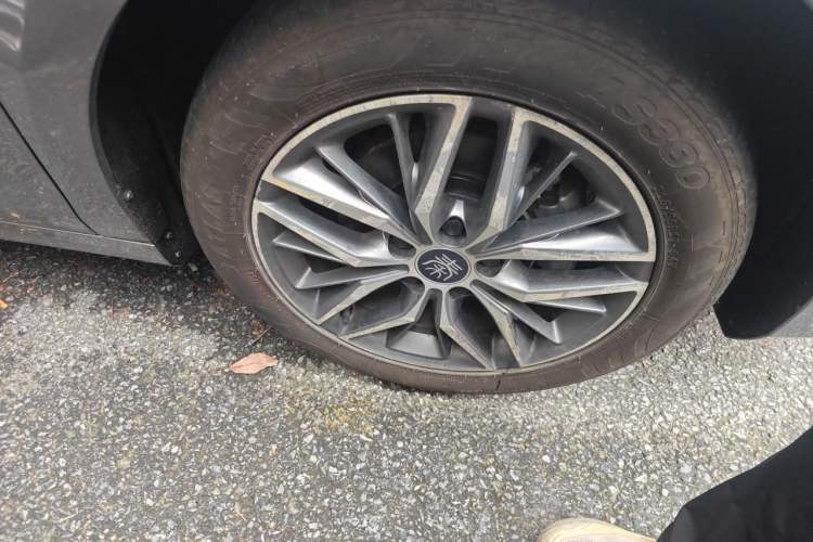 Used BYD Qin PLUS 2024 Honor Edition EV 510KM Leading Model Right Front Wheel Hub