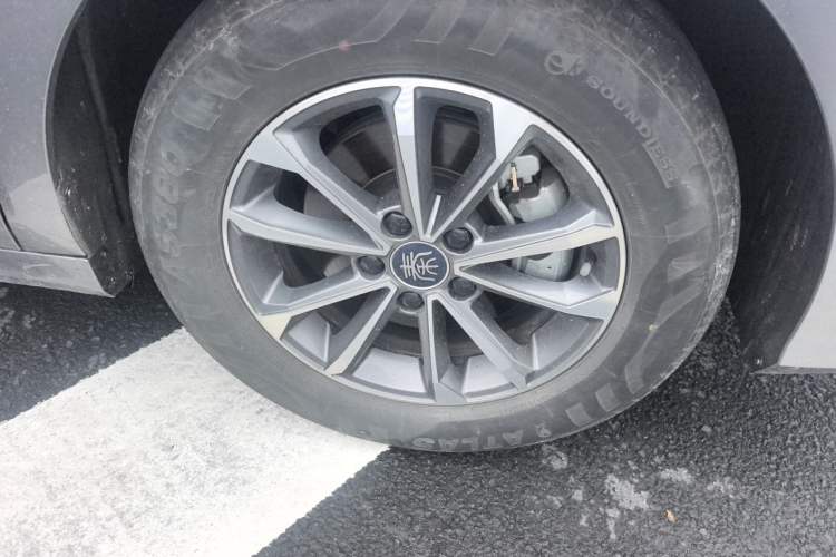 Used BYD Qin PLUS 2024 HONOR Edition DM-i 55KM Leading Model Right Front Wheel Hub